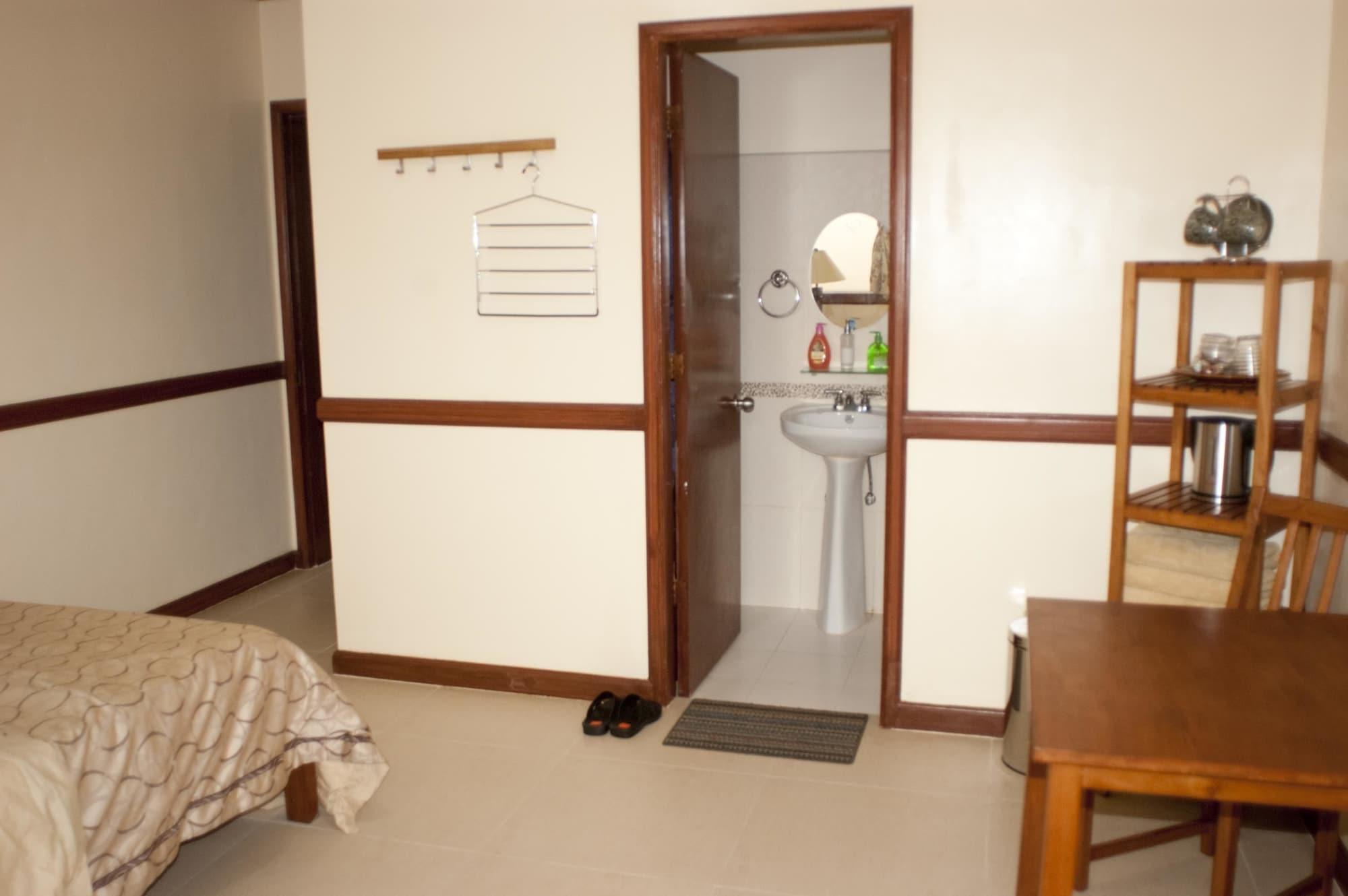 Punta House Hotell Lapu-Lapu City Exteriör bild
