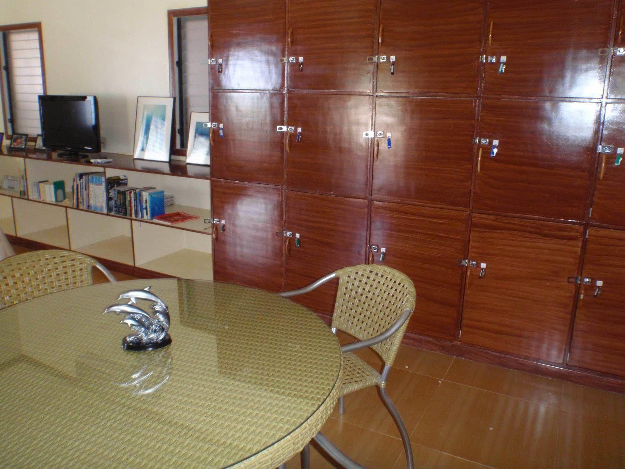 Punta House Hotell Lapu-Lapu City Exteriör bild